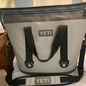 Yeti Hopper 2 Cooler